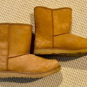 Girls’ Classic II Ugg Boot - Size 5